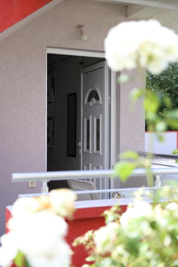 Friendly House Apartment Ulcinj Bagian luar foto
