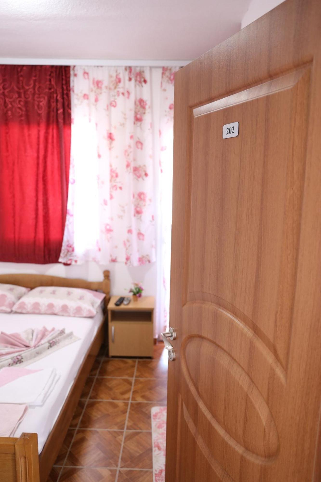 Friendly House Apartment Ulcinj Ruang foto