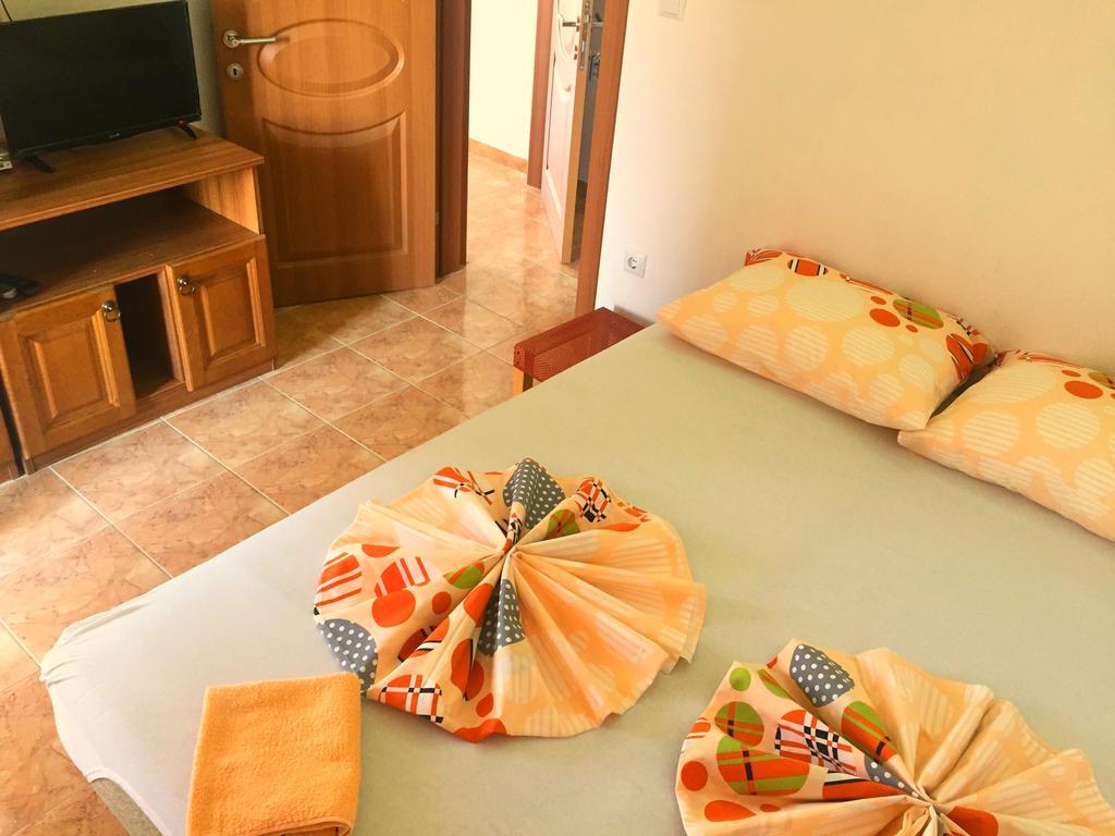 Friendly House Apartment Ulcinj Bagian luar foto
