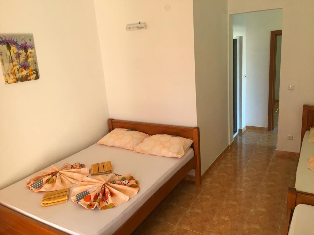Friendly House Apartment Ulcinj Bagian luar foto