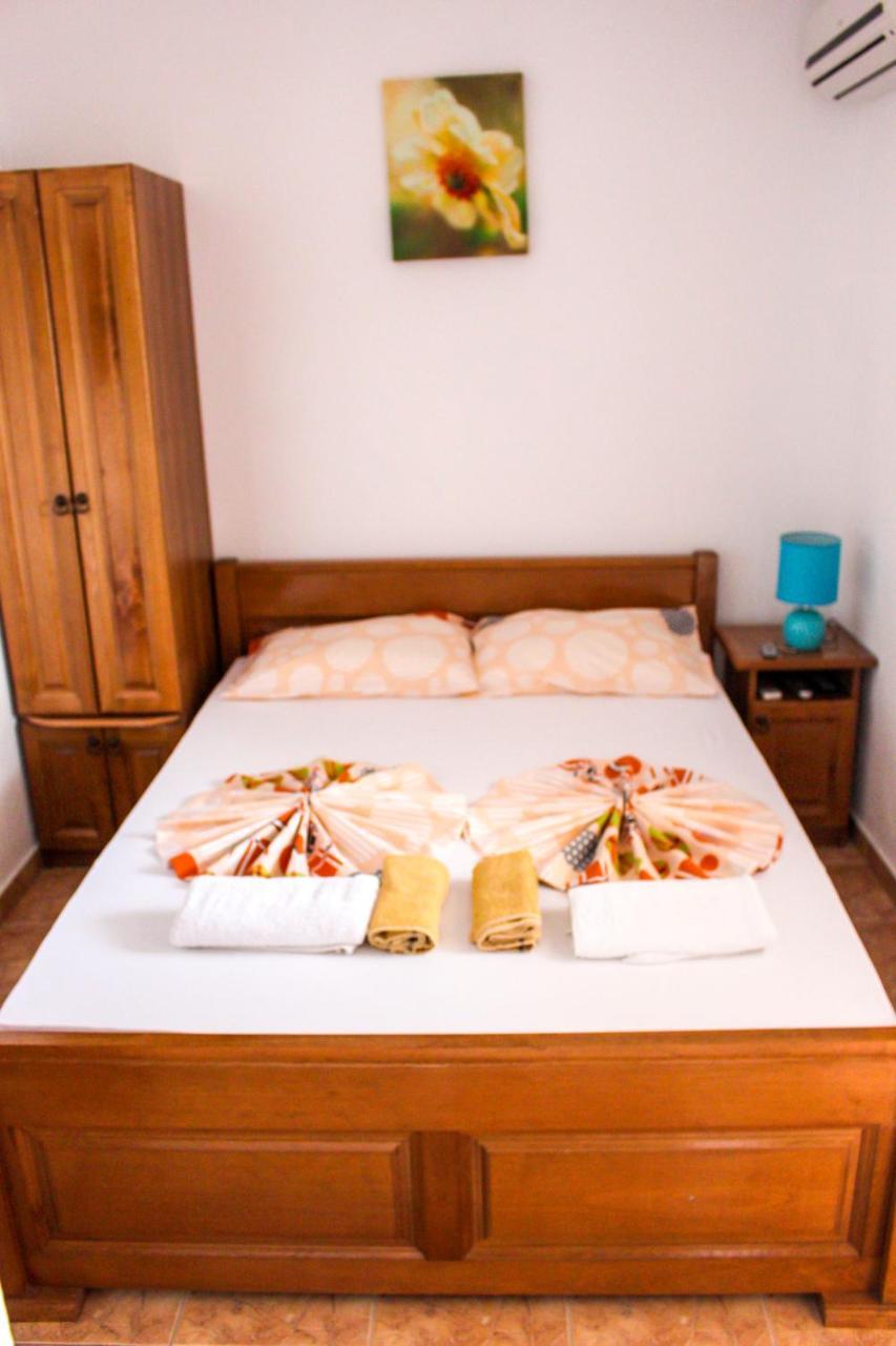 Friendly House Apartment Ulcinj Bagian luar foto